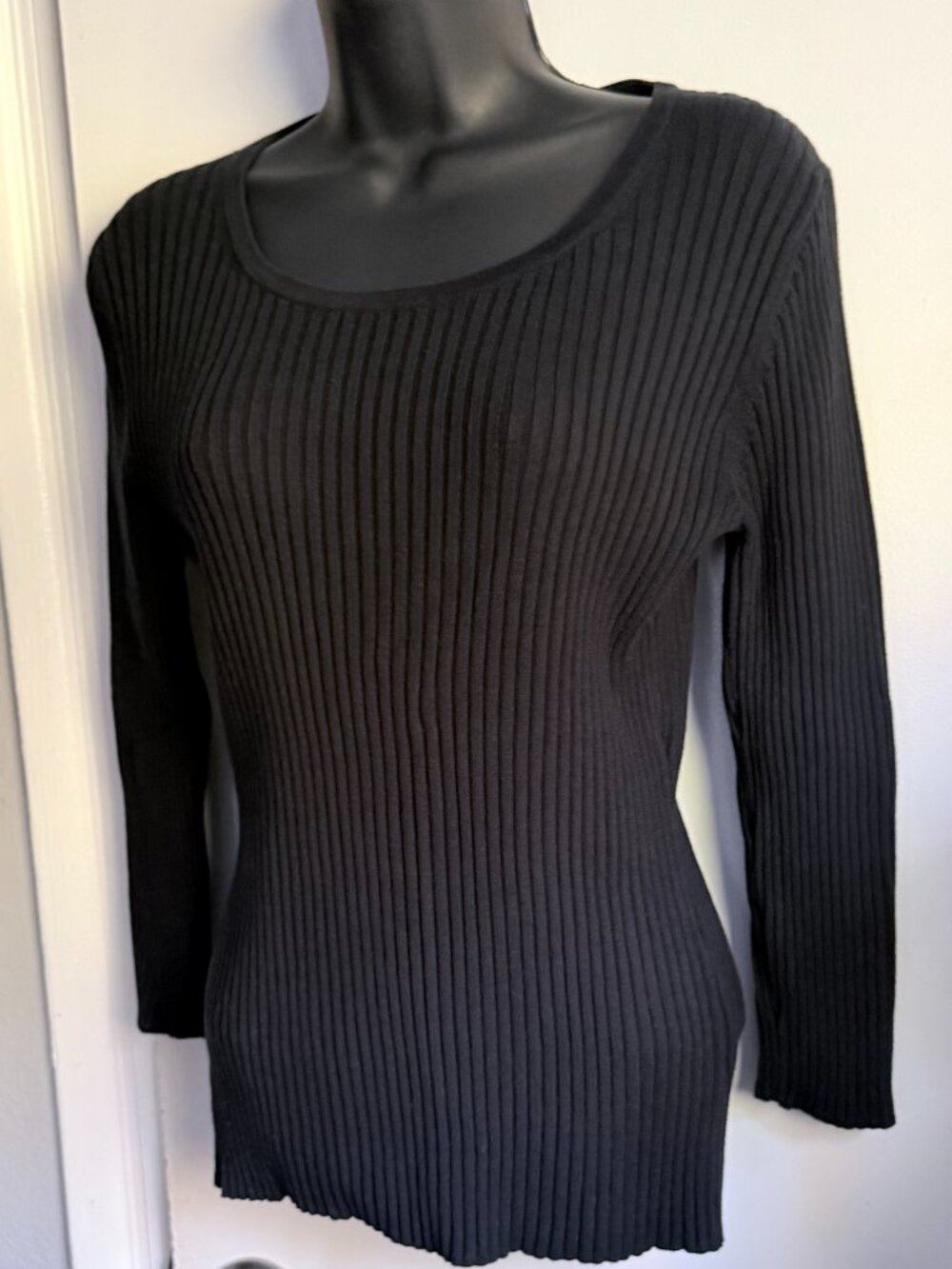 5/$25 - L.L. Bean Women’s Black  2x2 Ribbed Scoopneck Long Sleeve Knit Top M 271